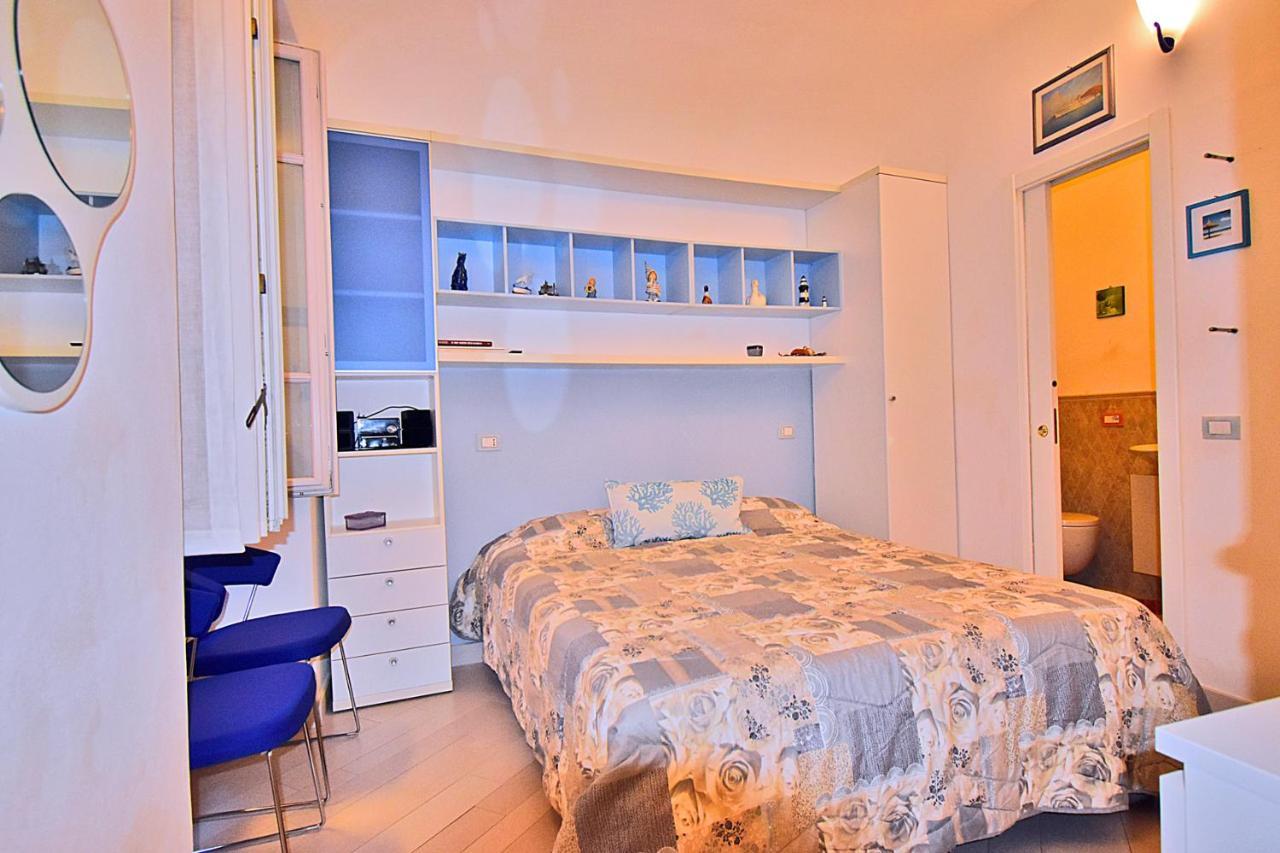 Ferienwohnung La Tana Del Poeta Lerici Exterior foto