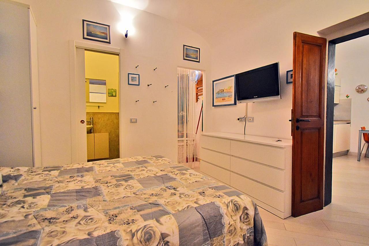 Ferienwohnung La Tana Del Poeta Lerici Exterior foto